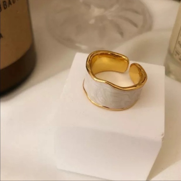 💎new White Enamel Ring 925 Stamped - Picture 4 of 12